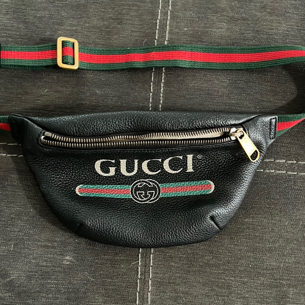 Gucci logo belt bag small